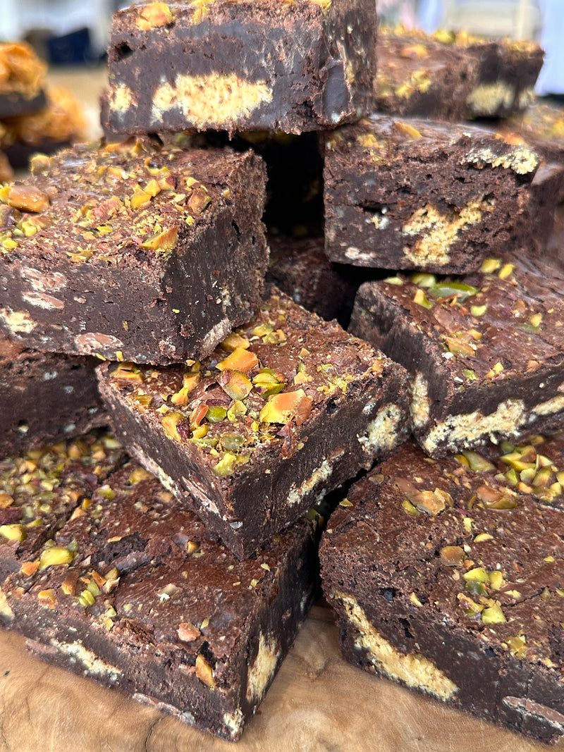 Pistachio Kunafa Chocolate Brownie